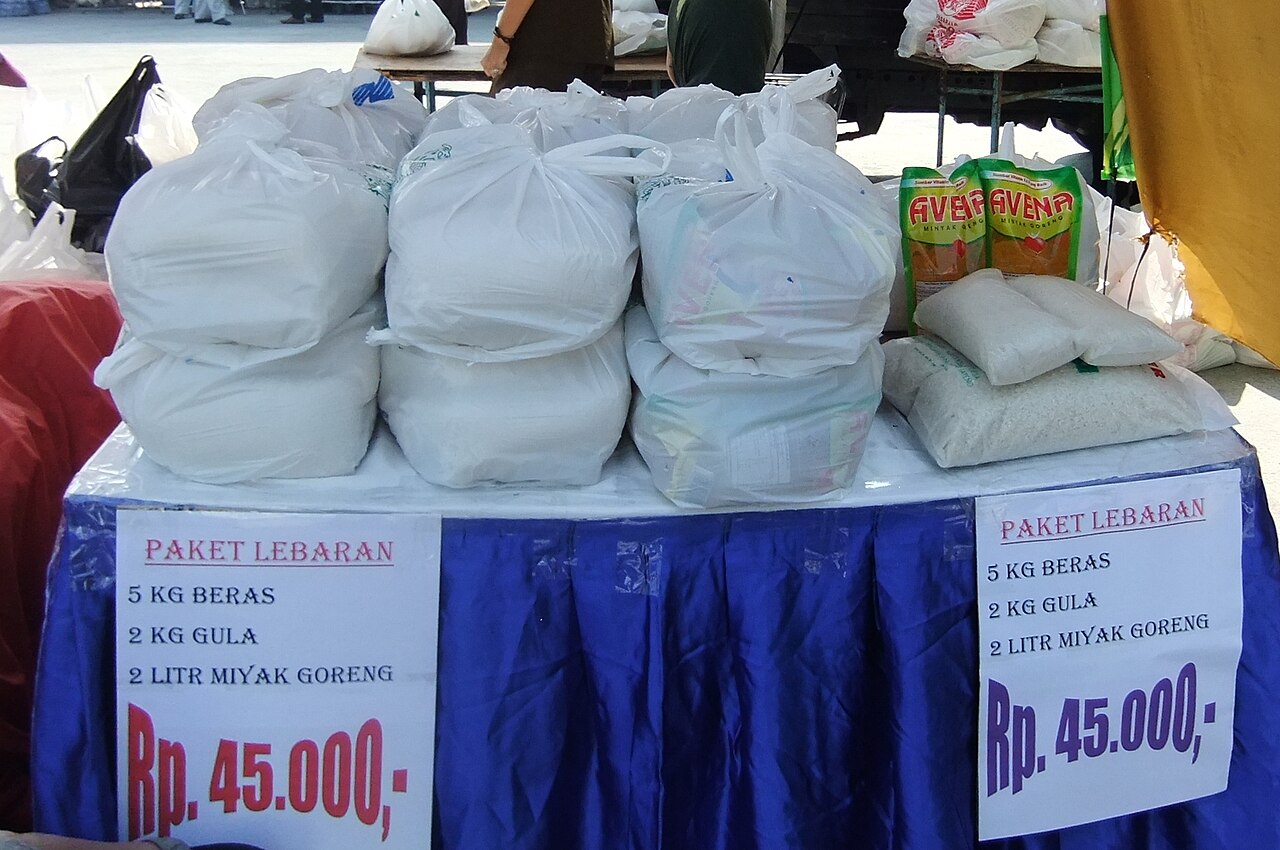Penyaluran bansos cintapuri